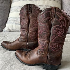 Ariat Cowboy Boots - size 8